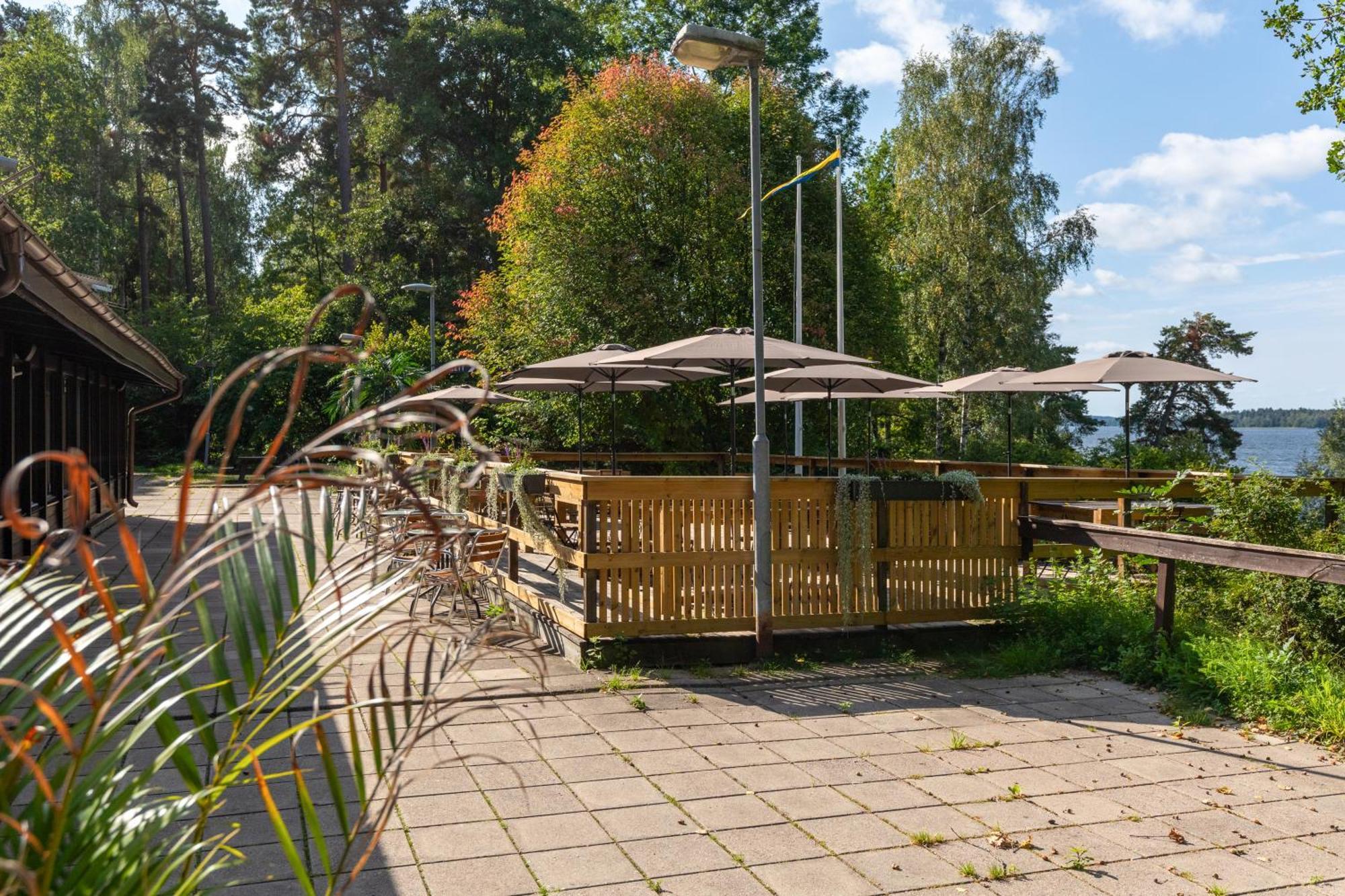 Kallhaellsbaden Strandhotell イェルフェッラ エクステリア 写真